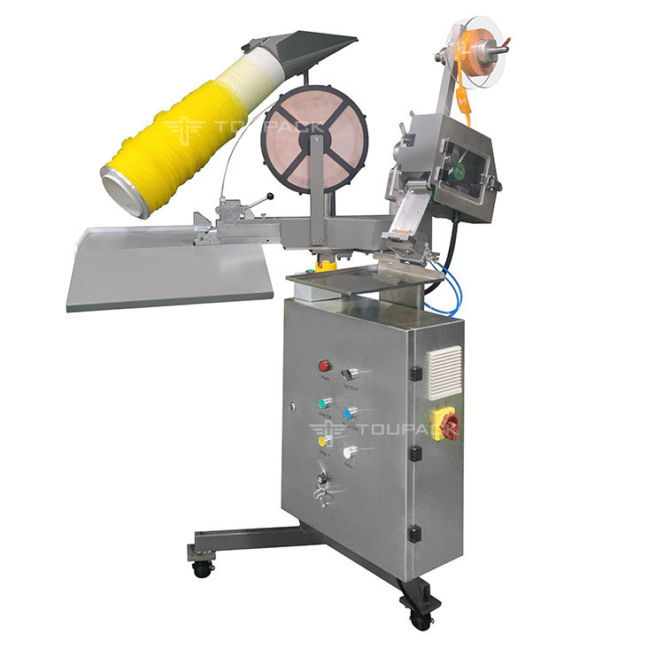 ステープル付きのニンニク・メッシュ・バッグ・パッキング・マシン 半自動ジンジャー・メッシュ・バッグ・クリッピング・パッキング・マシン