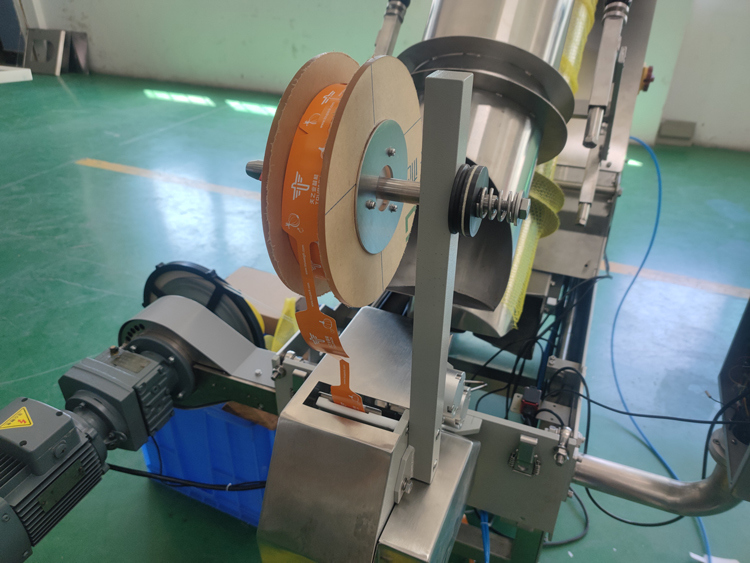 野菜、果物、生姜、ジャガイモ、柑橘類などの包装用自動ネットバッグ充填機、計量範囲3g～5000g